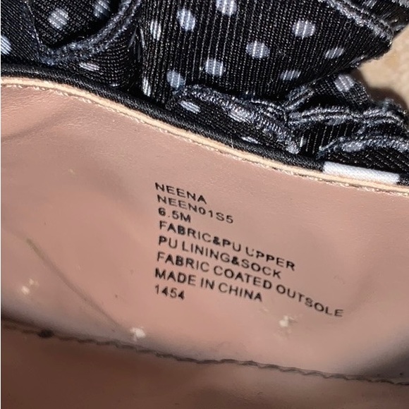 BETSY JOHNSON Slingbacks, black white polka dot vamp, big bow, red heel. 6.5 EUC - Picture 8 of 11